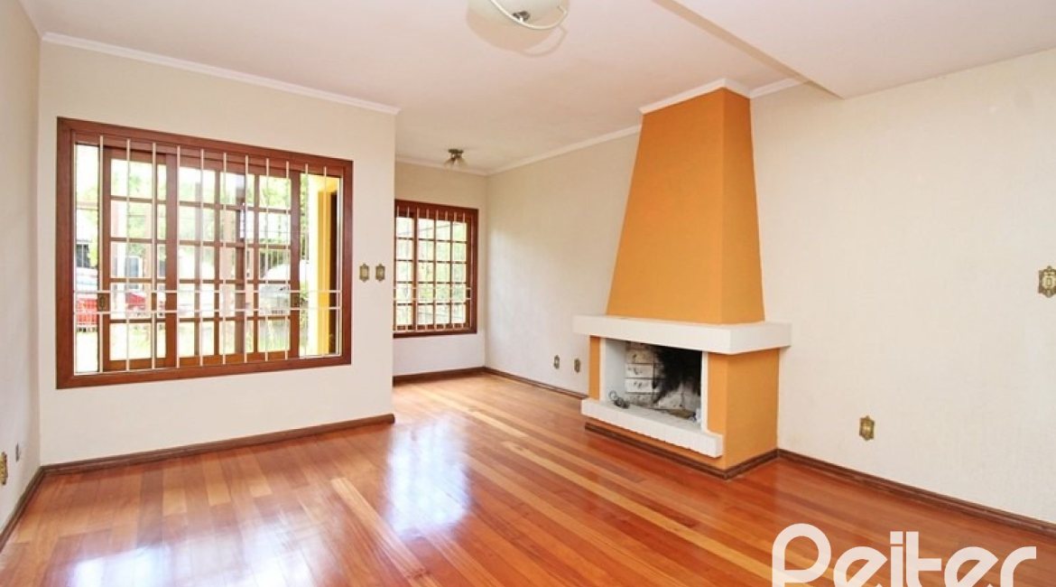 Casa à venda com 216m², 3 dormitórios, 2 suítes, 3 vagas, no bairro Espírito Santo em Porto Alegre