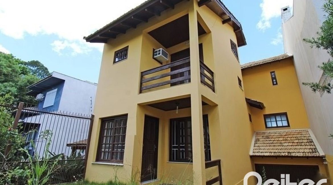 Casa à venda com 216m², 3 dormitórios, 2 suítes, 3 vagas, no bairro Espírito Santo em Porto Alegre