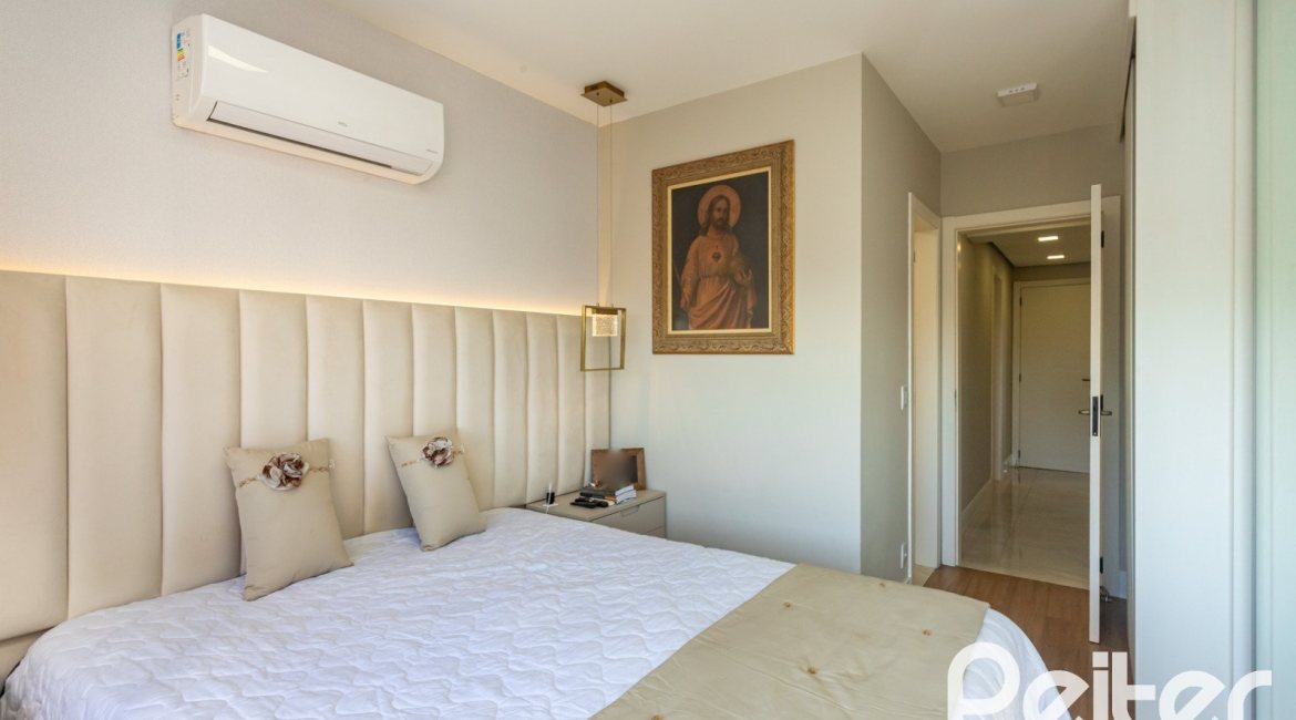 Apartamento à venda com 94m², 3 dormitórios, 1 suíte, 2 vagas, no bairro Tristeza em PORTO ALEGRE