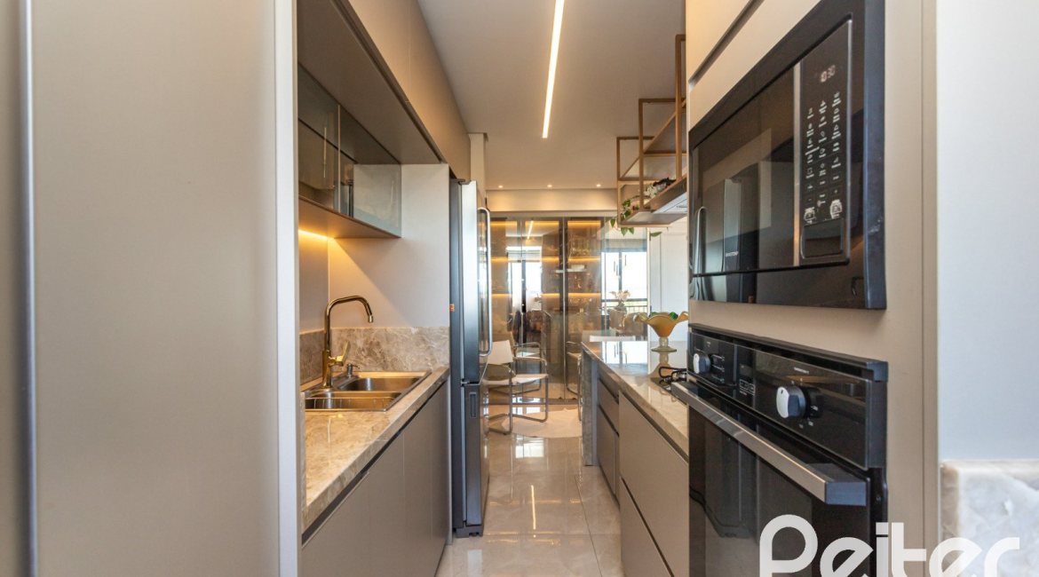 Apartamento à venda com 94m², 3 dormitórios, 1 suíte, 2 vagas, no bairro Tristeza em PORTO ALEGRE