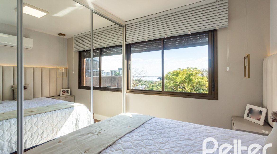 Apartamento à venda com 94m², 3 dormitórios, 1 suíte, 2 vagas, no bairro Tristeza em PORTO ALEGRE