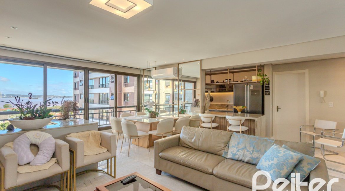 Apartamento à venda com 94m², 3 dormitórios, 1 suíte, 2 vagas, no bairro Tristeza em PORTO ALEGRE