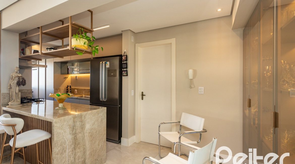 Apartamento à venda com 94m², 3 dormitórios, 1 suíte, 2 vagas, no bairro Tristeza em PORTO ALEGRE