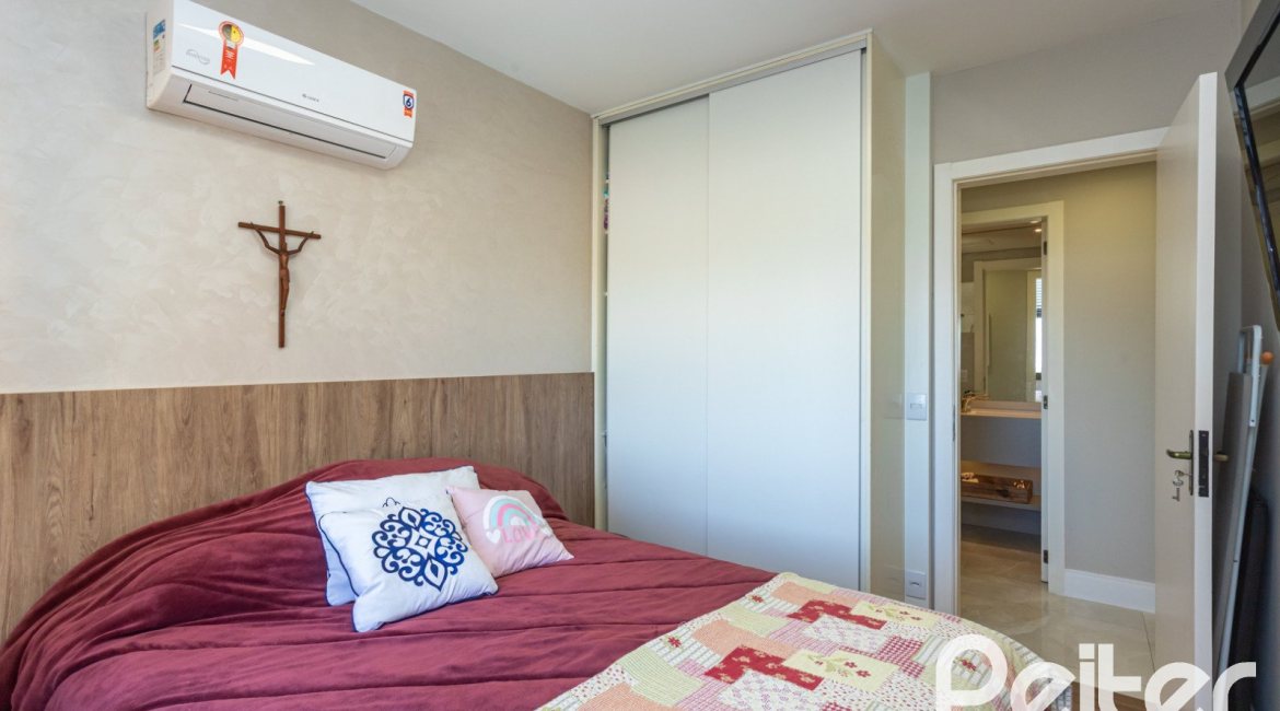 Apartamento à venda com 94m², 3 dormitórios, 1 suíte, 2 vagas, no bairro Tristeza em PORTO ALEGRE