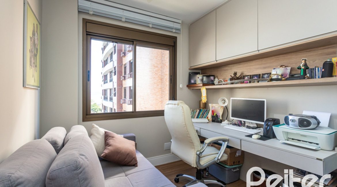 Apartamento à venda com 94m², 3 dormitórios, 1 suíte, 2 vagas, no bairro Tristeza em PORTO ALEGRE