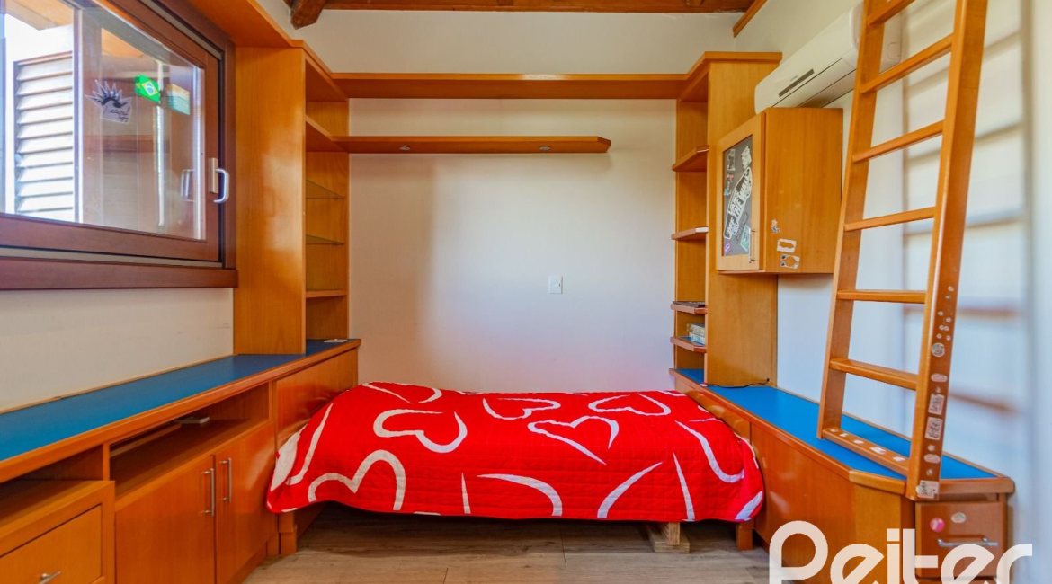 Casa em Condomínio à venda com 600m², 4 dormitórios, 4 suítes, 4 vagas, no bairro Terra Ville em PORTO ALEGRE