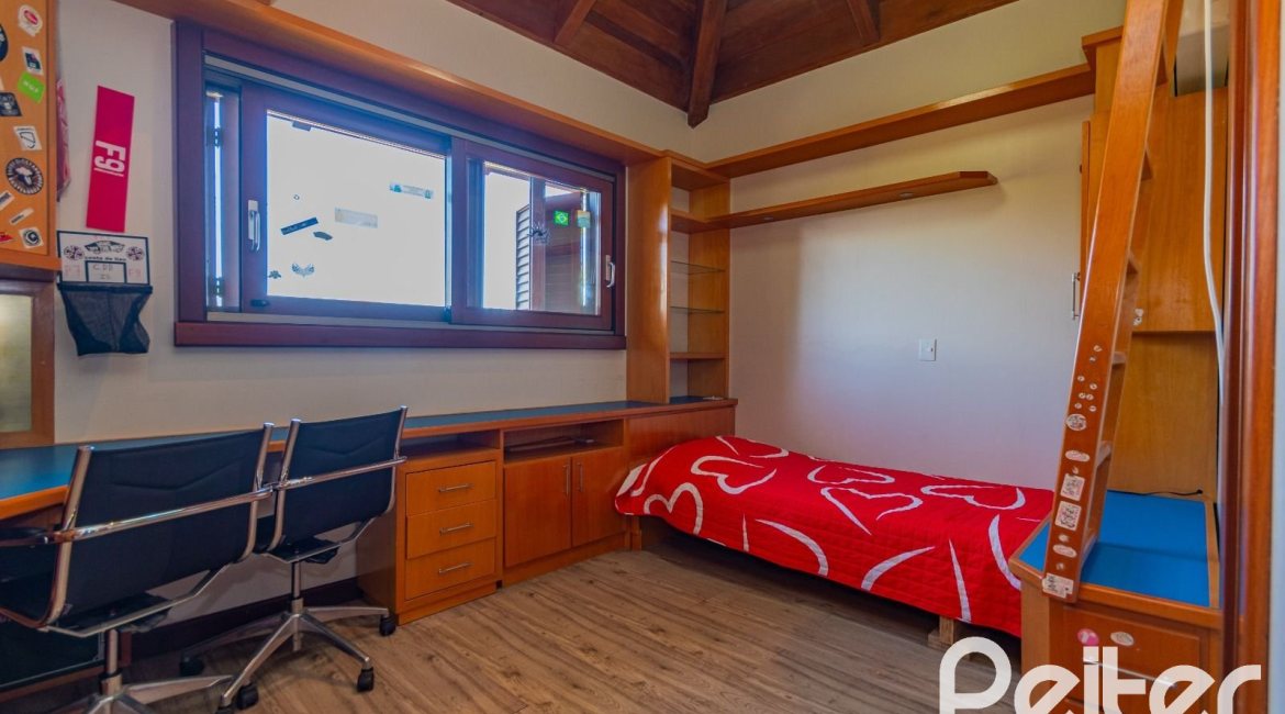 Casa em Condomínio à venda com 600m², 4 dormitórios, 4 suítes, 4 vagas, no bairro Terra Ville em PORTO ALEGRE