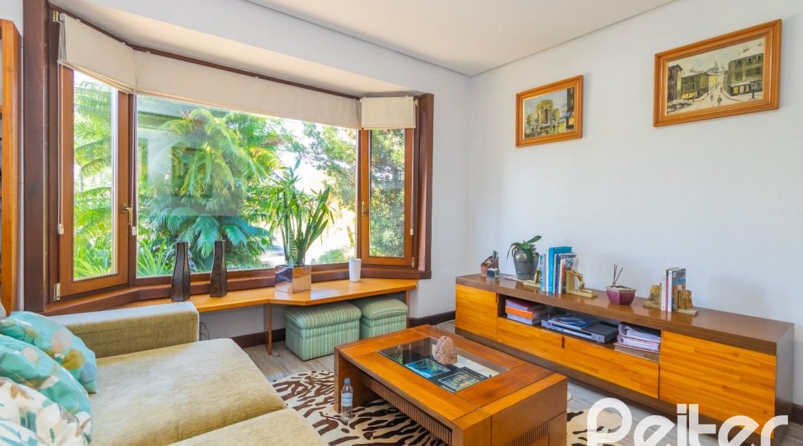 Casa em Condomínio à venda com 600m², 4 dormitórios, 4 suítes, 4 vagas, no bairro Terra Ville em PORTO ALEGRE