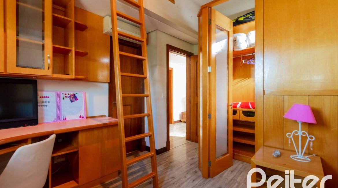 Casa em Condomínio à venda com 600m², 4 dormitórios, 4 suítes, 4 vagas, no bairro Terra Ville em PORTO ALEGRE