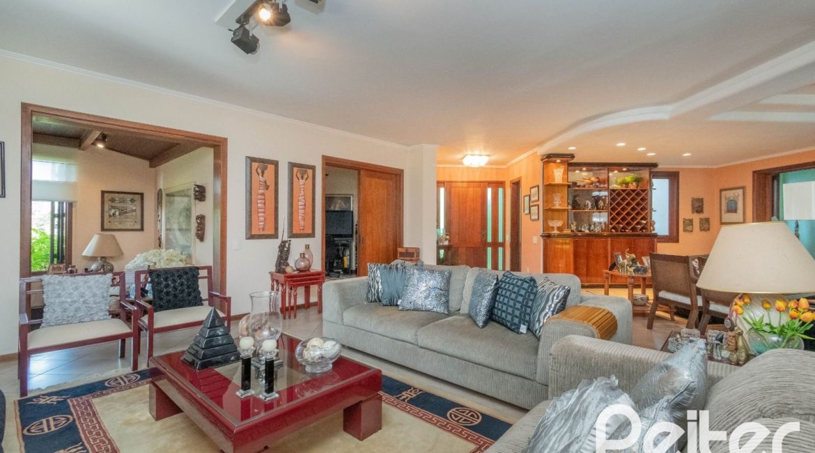 Casa em Condomínio à venda com 486m², 4 dormitórios, 3 suítes, 4 vagas, no bairro Cavalhada em PORTO ALEGRE