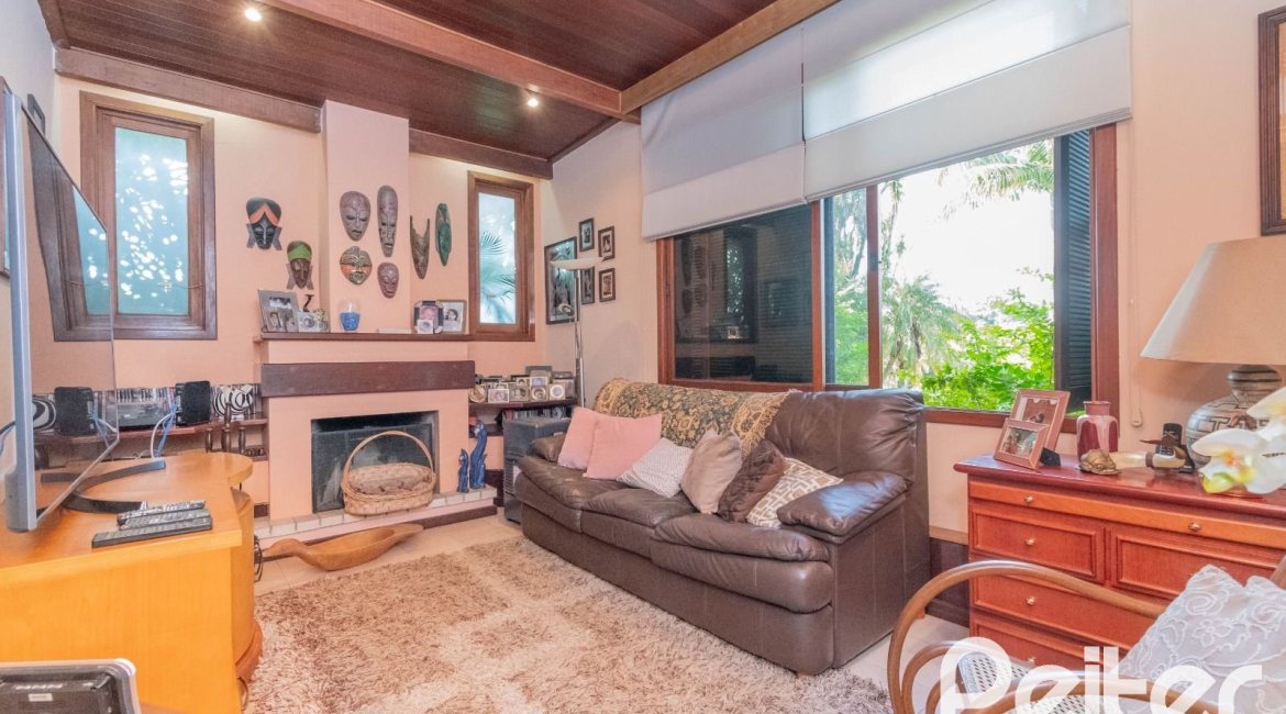 Casa em Condomínio à venda com 486m², 4 dormitórios, 3 suítes, 4 vagas, no bairro Cavalhada em PORTO ALEGRE