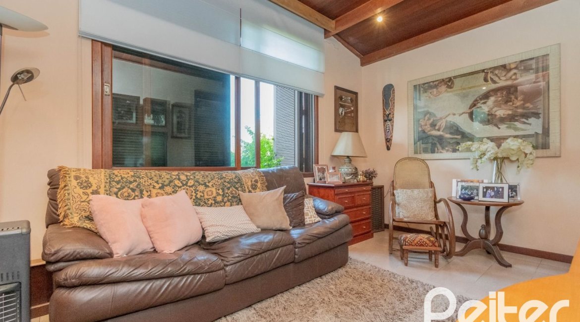 Casa em Condomínio à venda com 486m², 4 dormitórios, 3 suítes, 4 vagas, no bairro Cavalhada em PORTO ALEGRE