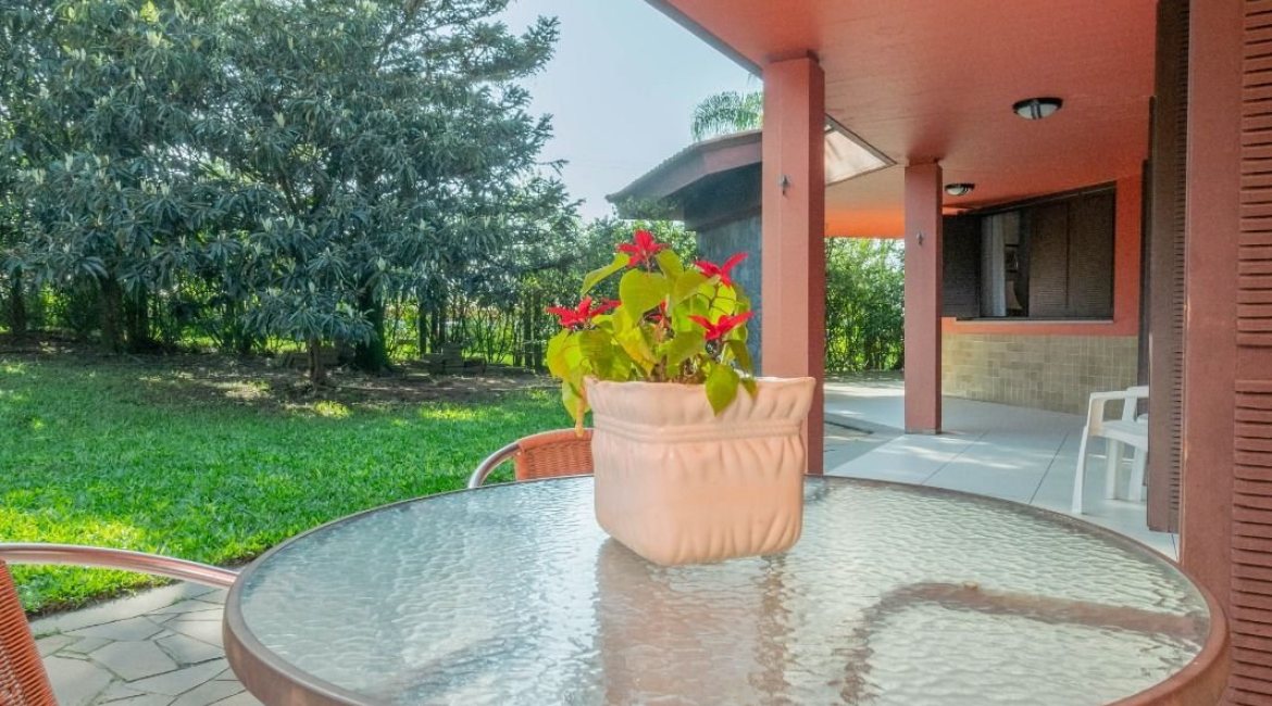 Casa em Condomínio à venda com 486m², 4 dormitórios, 3 suítes, 4 vagas, no bairro Cavalhada em PORTO ALEGRE