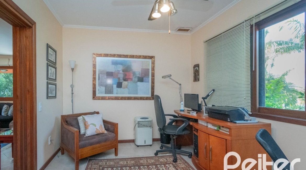 Casa em Condomínio à venda com 486m², 4 dormitórios, 3 suítes, 4 vagas, no bairro Cavalhada em PORTO ALEGRE