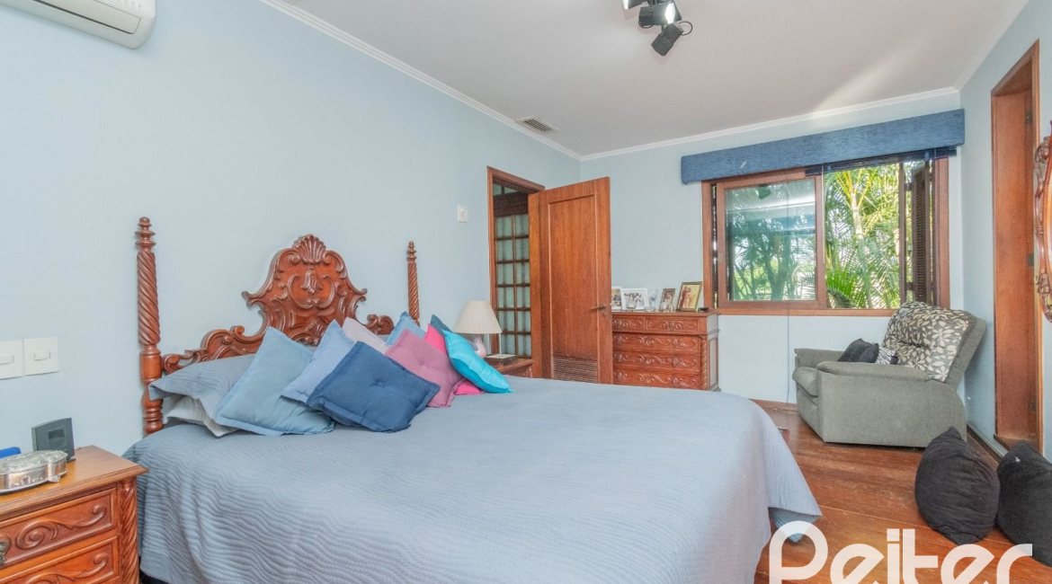 Casa em Condomínio à venda com 486m², 4 dormitórios, 3 suítes, 4 vagas, no bairro Cavalhada em PORTO ALEGRE