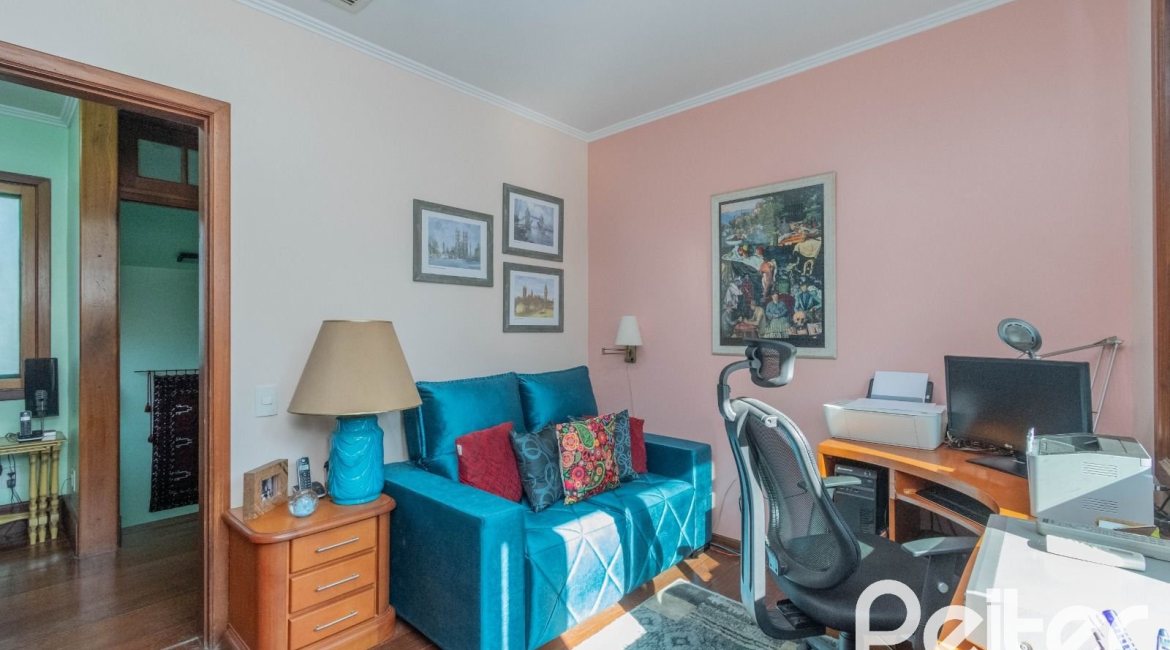 Casa em Condomínio à venda com 486m², 4 dormitórios, 3 suítes, 4 vagas, no bairro Cavalhada em PORTO ALEGRE