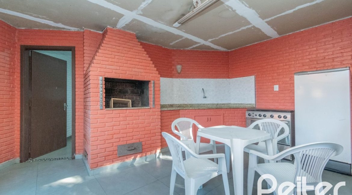 Casa em Condomínio à venda com 486m², 4 dormitórios, 3 suítes, 4 vagas, no bairro Cavalhada em PORTO ALEGRE