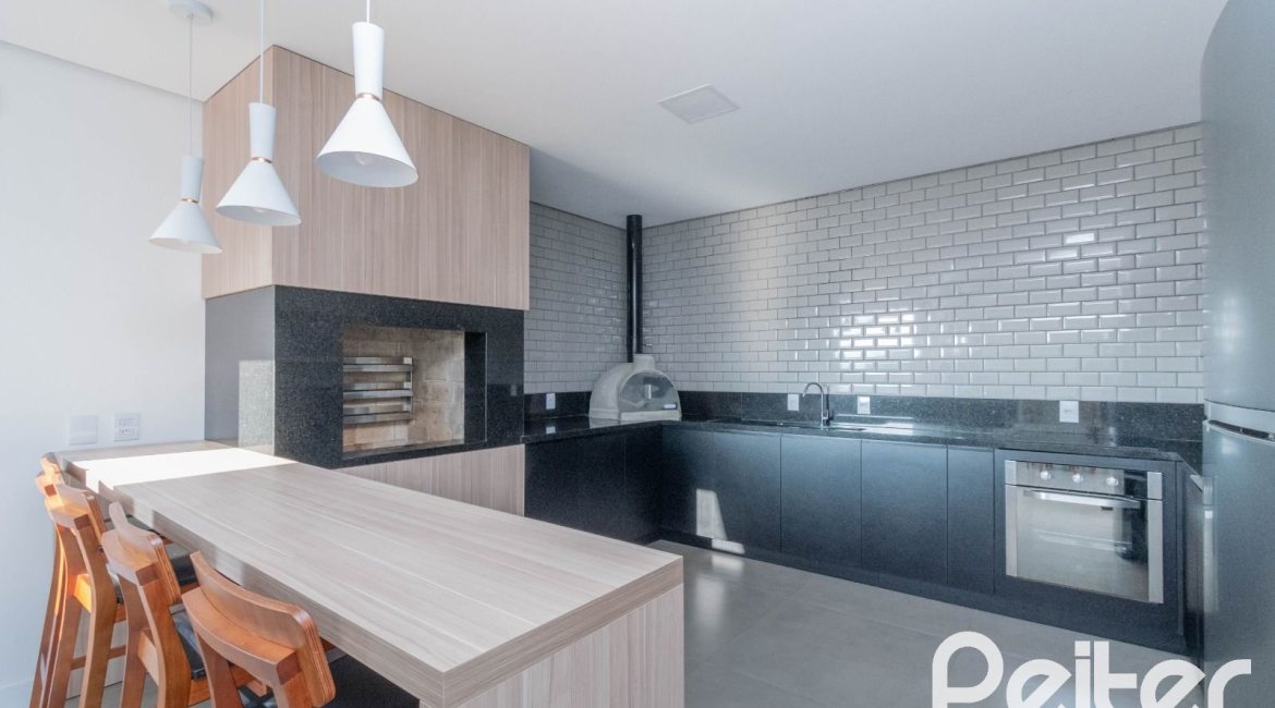 Casa em Condomínio à venda com 209m², 3 dormitórios, 3 suítes, 2 vagas, no bairro Ipanema em Porto Alegre