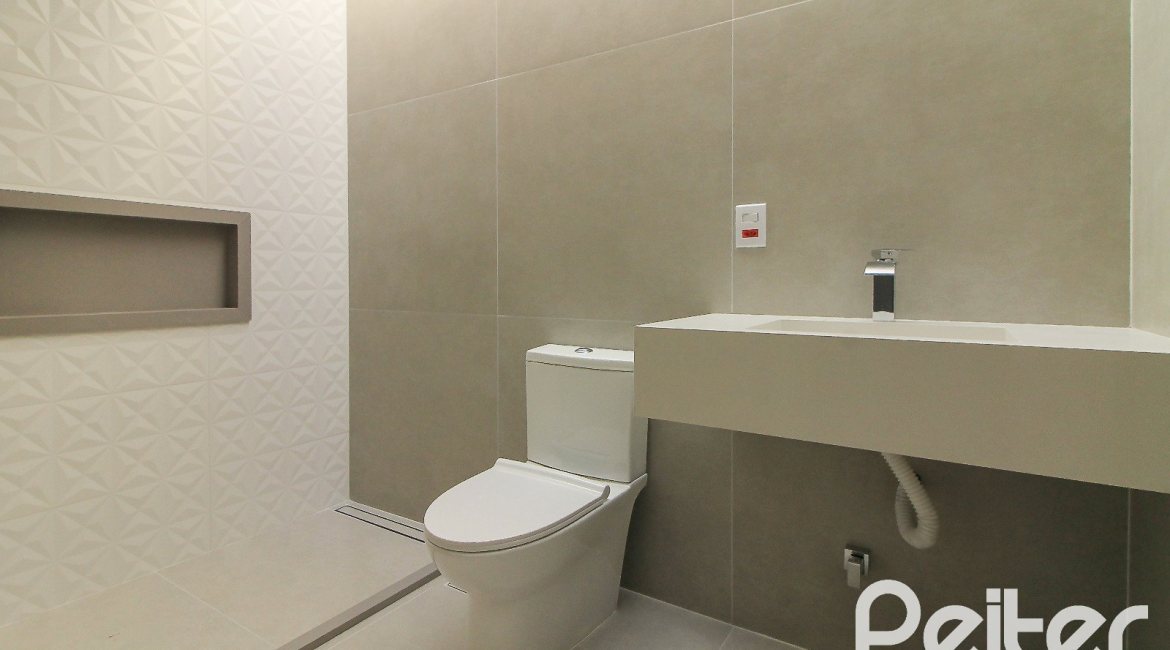 Casa em Condomínio à venda com 209m², 3 dormitórios, 3 suítes, 2 vagas, no bairro Ipanema em Porto Alegre