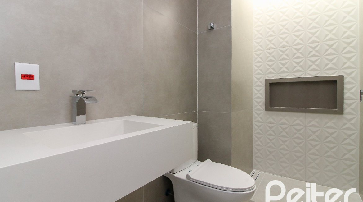 Casa em Condomínio à venda com 209m², 3 dormitórios, 3 suítes, 2 vagas, no bairro Ipanema em Porto Alegre