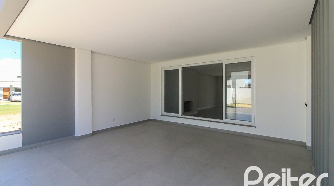 Casa em Condomínio à venda com 209m², 3 dormitórios, 3 suítes, 2 vagas, no bairro Ipanema em Porto Alegre