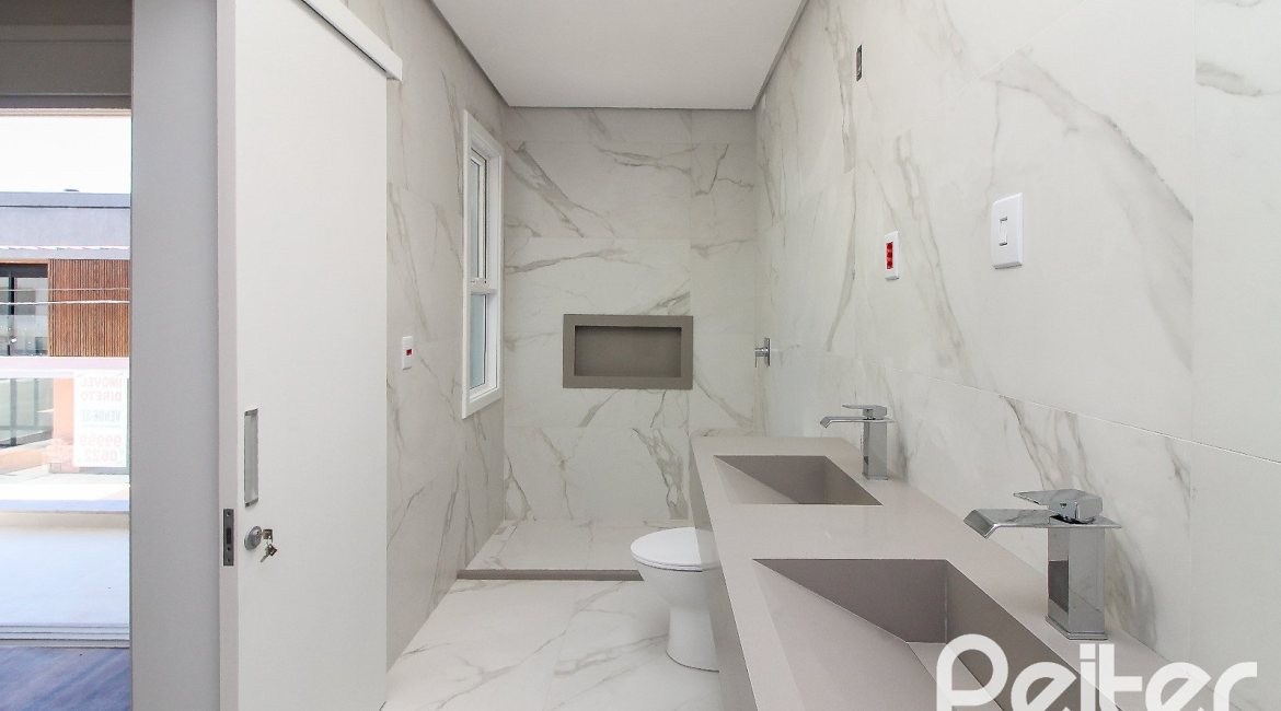 Casa em Condomínio à venda com 209m², 3 dormitórios, 3 suítes, 2 vagas, no bairro Ipanema em Porto Alegre
