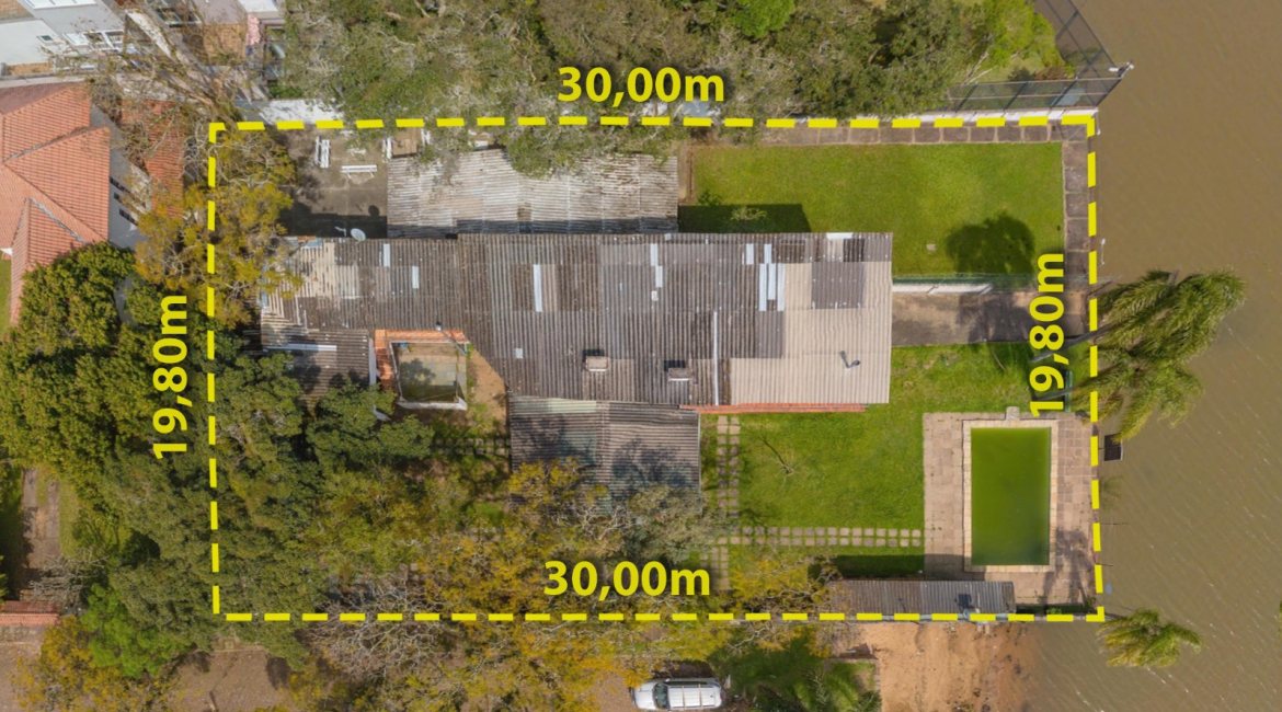 Casa à venda com 300m², 4 dormitórios, 2 suítes, 2 vagas, no bairro Tristeza em Porto Alegre