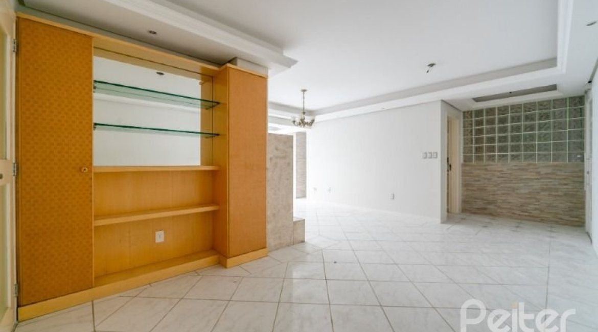 Apartamento à venda com 105m², 2 dormitórios, 1 suíte, 2 vagas, no bairro Cristal em Porto Alegre