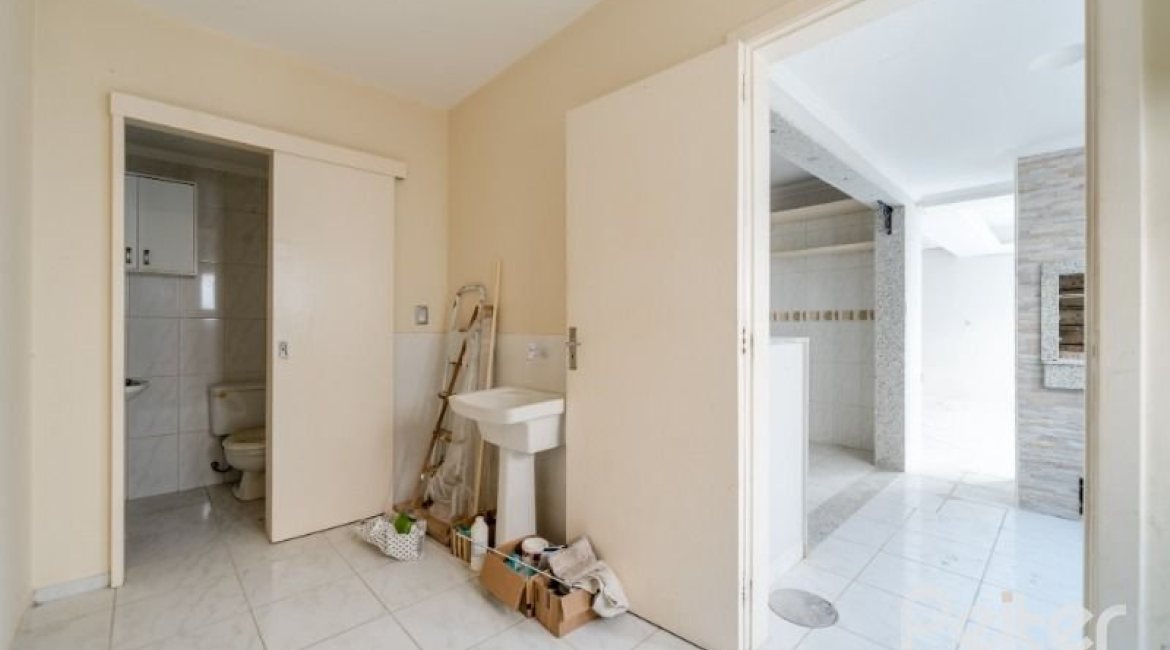 Apartamento à venda com 105m², 2 dormitórios, 1 suíte, 2 vagas, no bairro Cristal em Porto Alegre