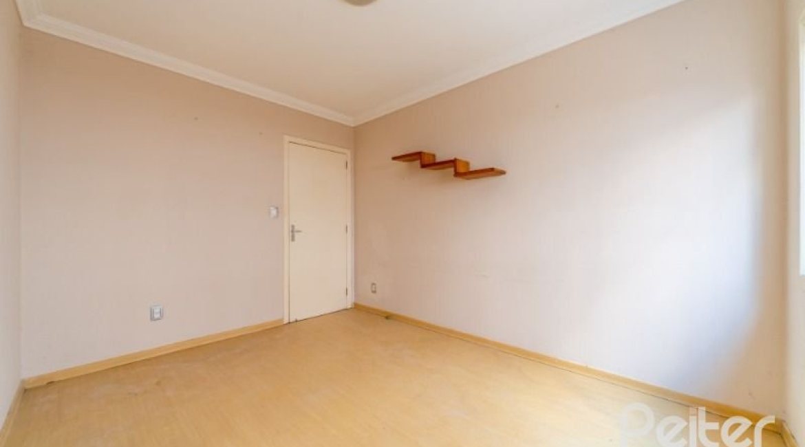 Apartamento à venda com 105m², 2 dormitórios, 1 suíte, 2 vagas, no bairro Cristal em Porto Alegre