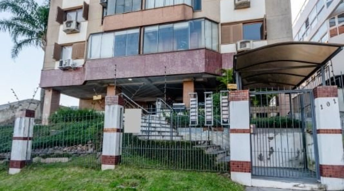 Apartamento à venda com 105m², 2 dormitórios, 1 suíte, 2 vagas, no bairro Cristal em Porto Alegre