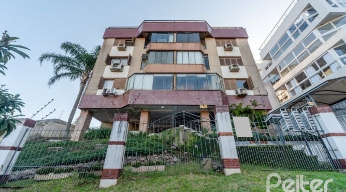Apartamento à venda com 105m², 2 dormitórios, 1 suíte, 2 vagas, no bairro Cristal em Porto Alegre