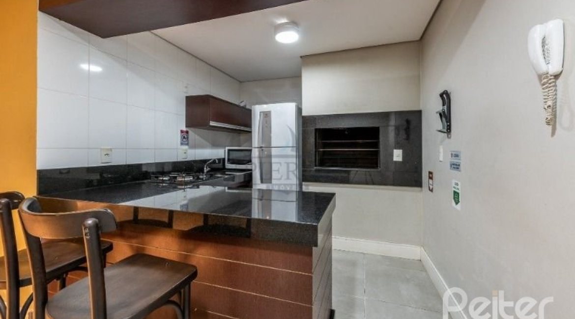 Apartamento à venda com 73m², 3 dormitórios, 1 suíte, 2 vagas, no bairro Tristeza em PORTO ALEGRE