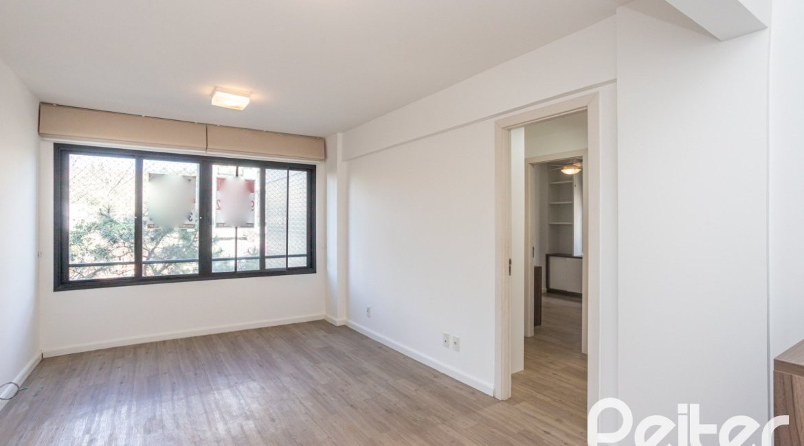 Apartamento à venda com 73m², 3 dormitórios, 1 suíte, 2 vagas, no bairro Tristeza em PORTO ALEGRE