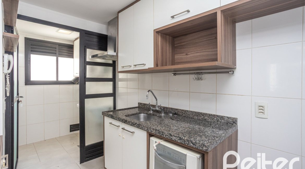 Apartamento à venda com 73m², 3 dormitórios, 1 suíte, 2 vagas, no bairro Tristeza em PORTO ALEGRE