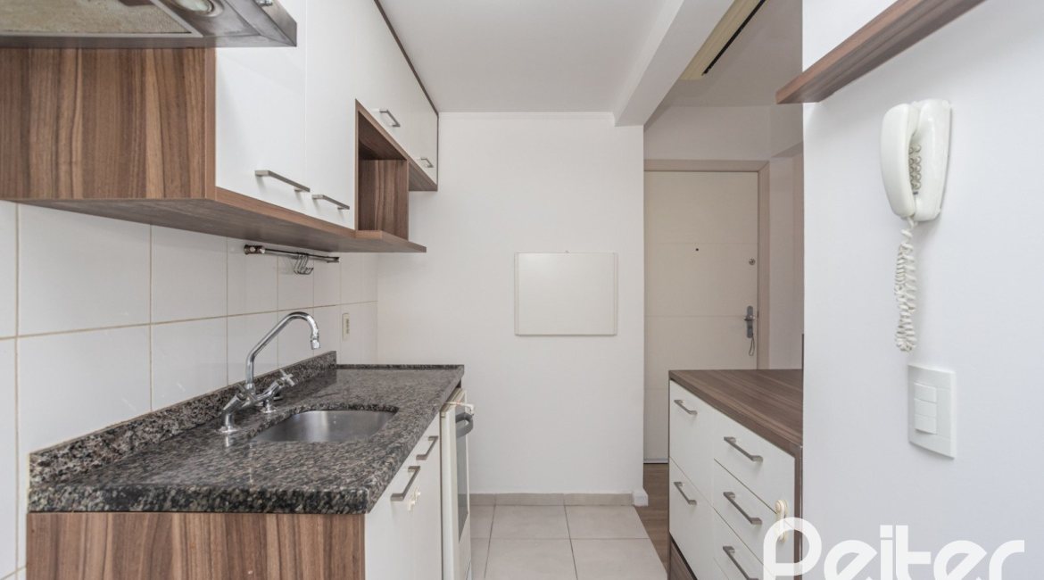 Apartamento à venda com 73m², 3 dormitórios, 1 suíte, 2 vagas, no bairro Tristeza em PORTO ALEGRE