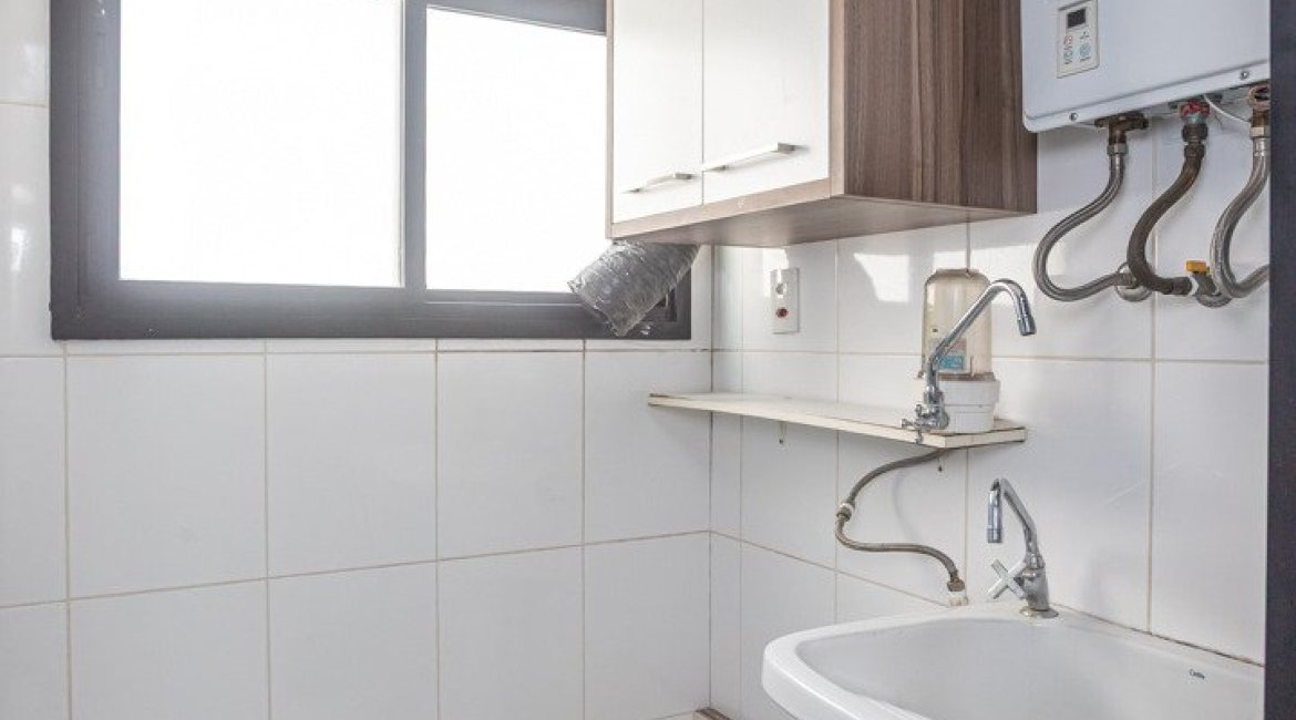 Apartamento à venda com 73m², 3 dormitórios, 1 suíte, 2 vagas, no bairro Tristeza em PORTO ALEGRE