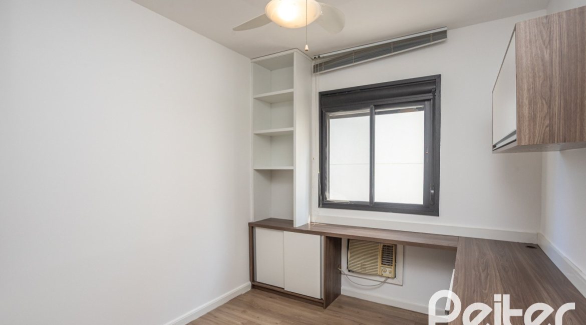 Apartamento à venda com 73m², 3 dormitórios, 1 suíte, 2 vagas, no bairro Tristeza em PORTO ALEGRE