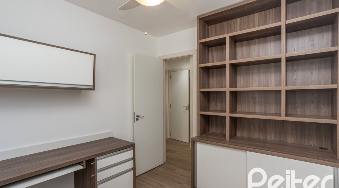 Apartamento à venda com 73m², 3 dormitórios, 1 suíte, 2 vagas, no bairro Tristeza em PORTO ALEGRE