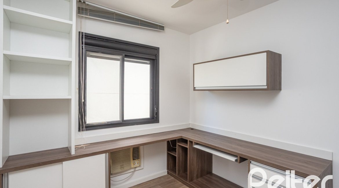 Apartamento à venda com 73m², 3 dormitórios, 1 suíte, 2 vagas, no bairro Tristeza em PORTO ALEGRE