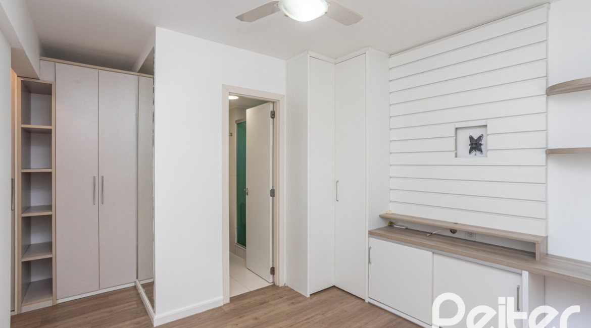 Apartamento à venda com 73m², 3 dormitórios, 1 suíte, 2 vagas, no bairro Tristeza em PORTO ALEGRE