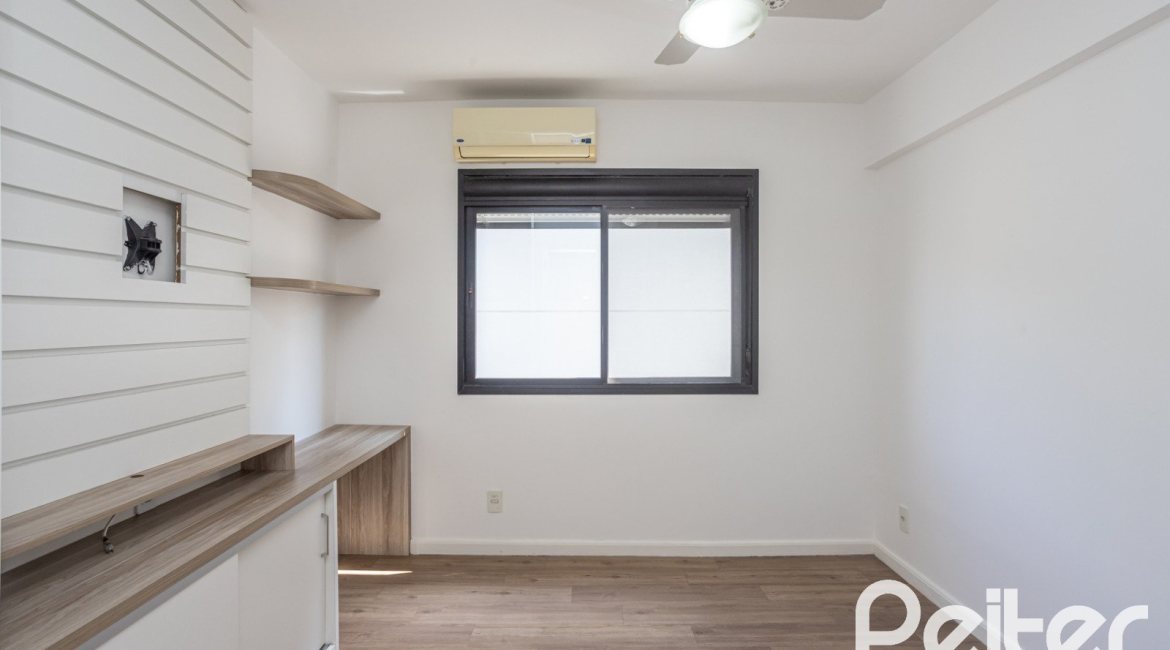 Apartamento à venda com 73m², 3 dormitórios, 1 suíte, 2 vagas, no bairro Tristeza em PORTO ALEGRE