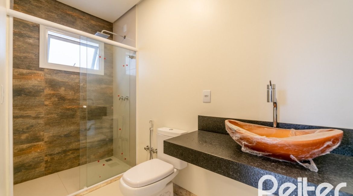 Casa em Condomínio à venda com 294m², 5 dormitórios, 5 suítes, 4 vagas, no bairro Terra Ville em PORTO ALEGRE