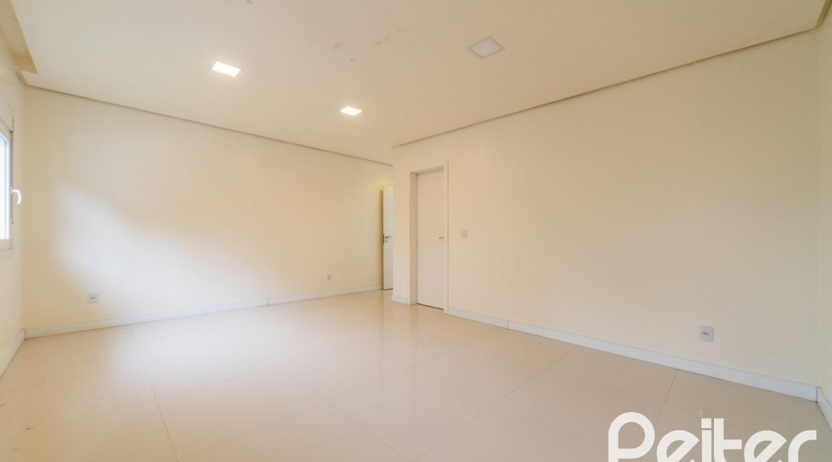 Casa em Condomínio à venda com 294m², 5 dormitórios, 5 suítes, 4 vagas, no bairro Terra Ville em PORTO ALEGRE