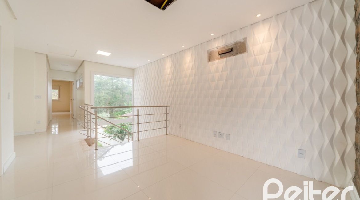 Casa em Condomínio à venda com 294m², 5 dormitórios, 5 suítes, 4 vagas, no bairro Terra Ville em PORTO ALEGRE