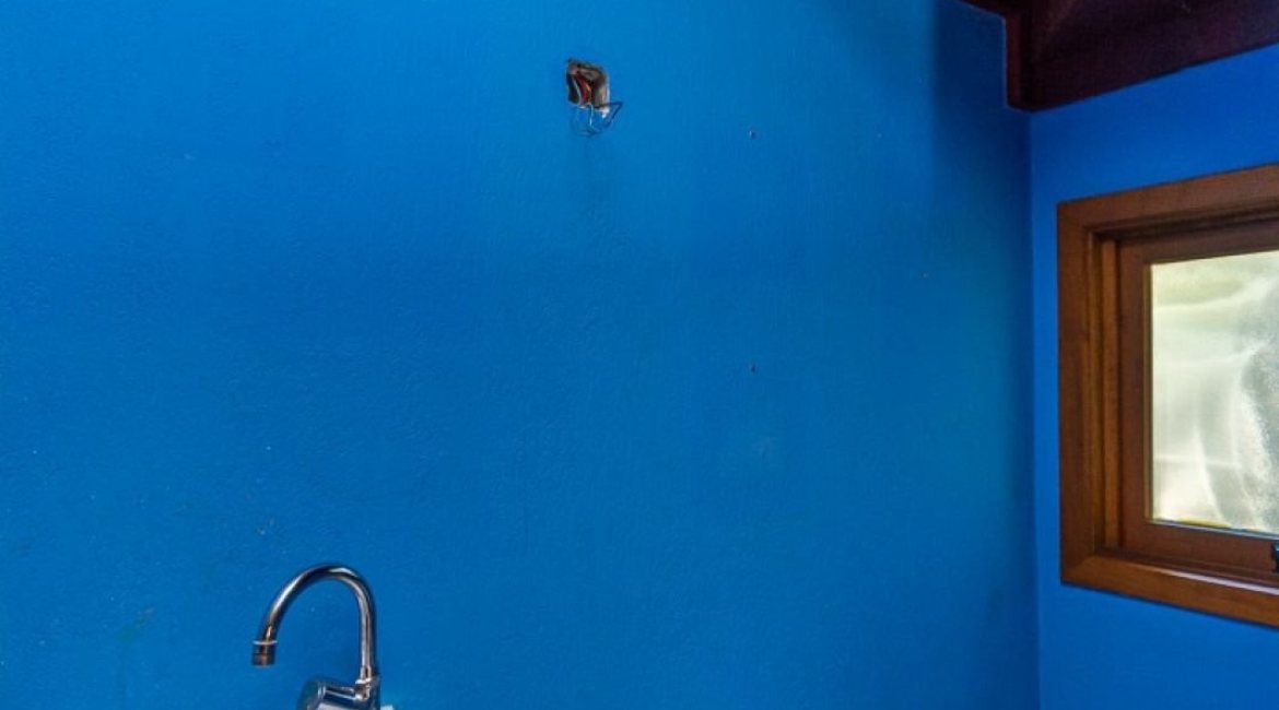 Casa em Condomínio à venda com 174m², 3 dormitórios, 1 suíte, 2 vagas, no bairro Guarujá em Porto Alegre