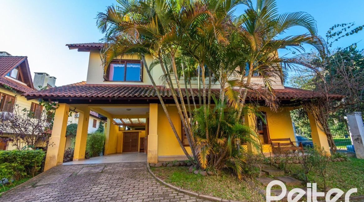 Casa em Condomínio à venda com 174m², 3 dormitórios, 1 suíte, 2 vagas, no bairro Guarujá em Porto Alegre
