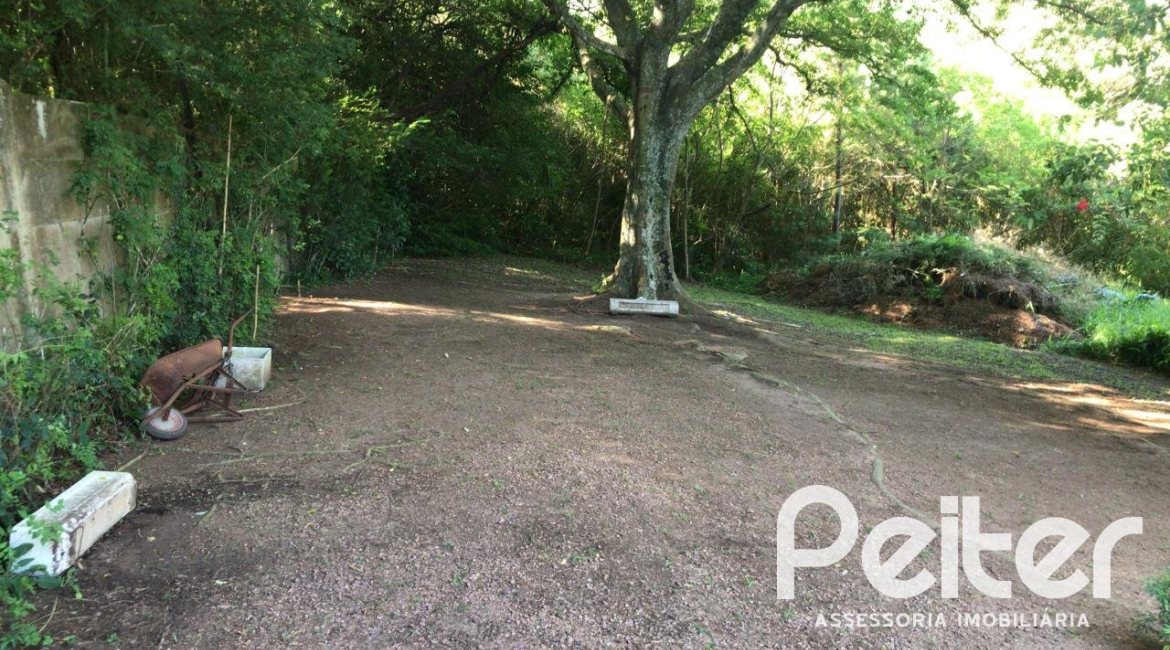 Terreno à venda com 3313m², no bairro Vila Nova em Porto Alegre