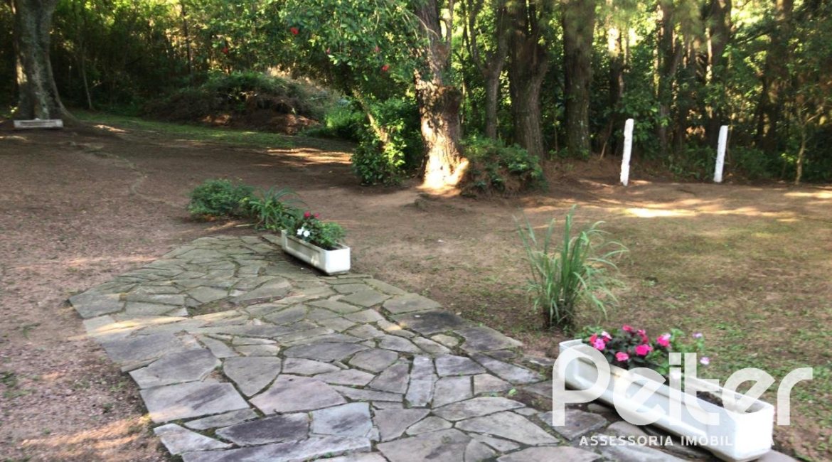 Terreno à venda com 3313m², no bairro Vila Nova em Porto Alegre