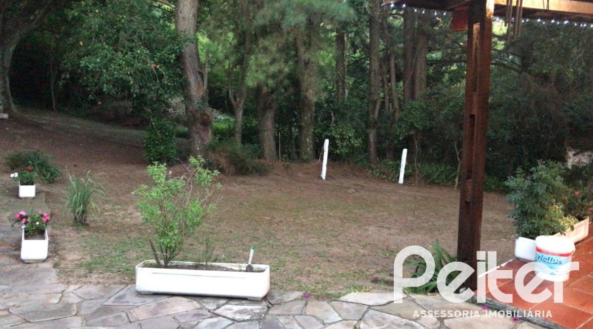 Terreno à venda com 3313m², no bairro Vila Nova em Porto Alegre